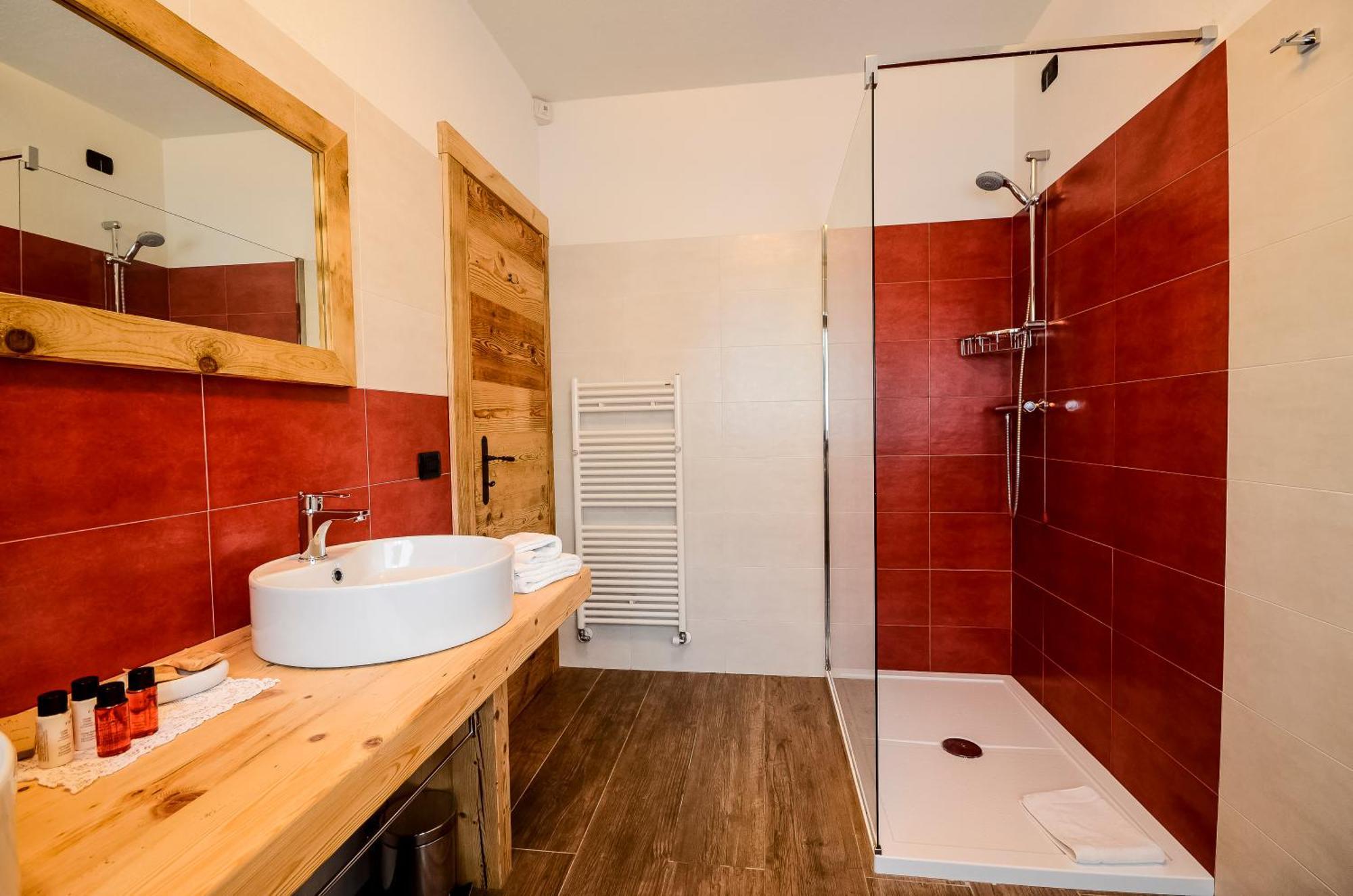 Fra Rose E Mughi Acomodação com café da manhã Domegge di Cadore Exterior foto
